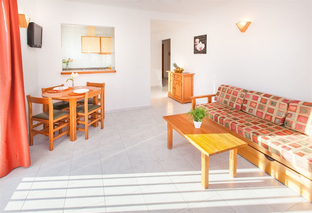 شقة Typic Oasis Sa Tanca كالا يونغا المظهر الخارجي الصورة